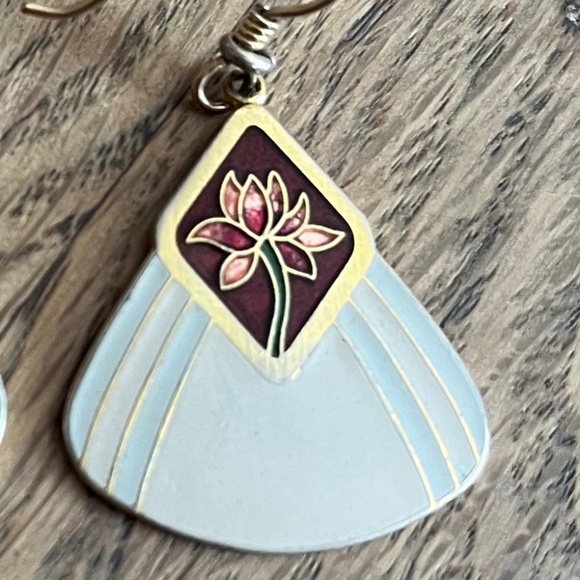 Vintage Laurel Burch Lotus Fan Earrings – Enamel & Gold-Tone Statement Dangles - Picture 4 of 6